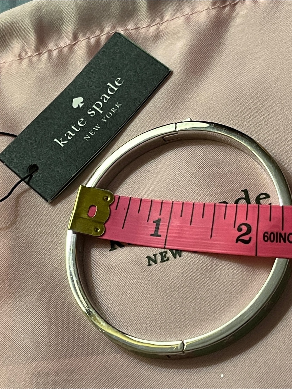 NWT🌞kate spade Green Enamel Silvertone Bangle w/Silver Spades & Locking Clasp - Picture 7 of 8